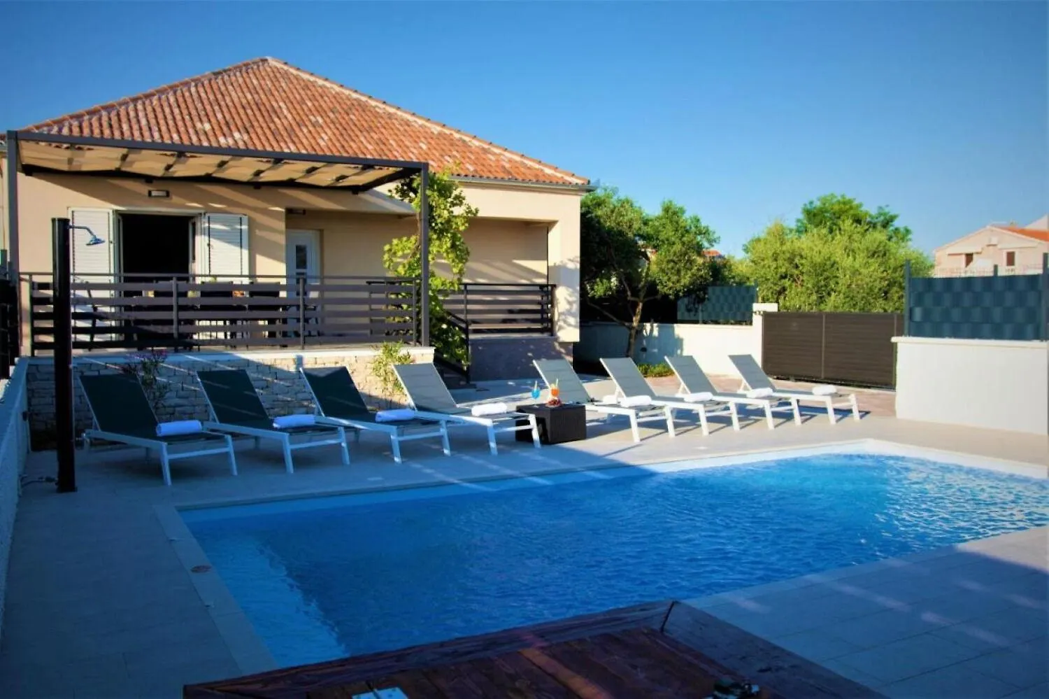 Holiday Home Ivana - Private Pool Privlaka