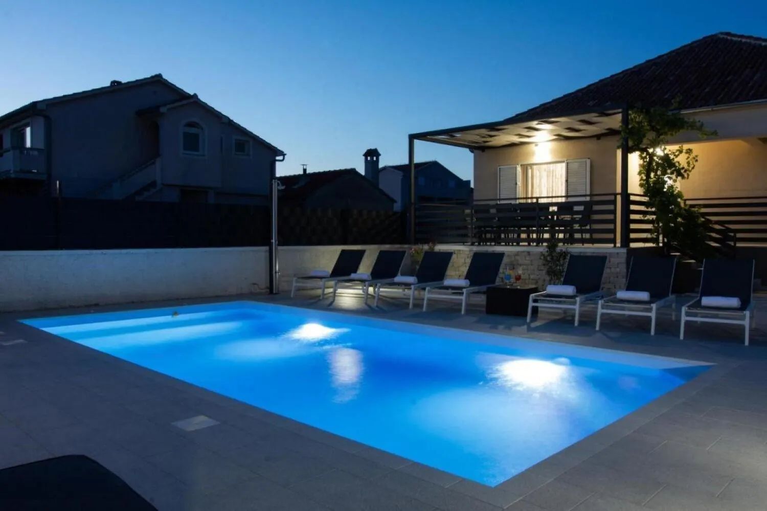 Holiday Home Ivana - Private Pool Privlaka
